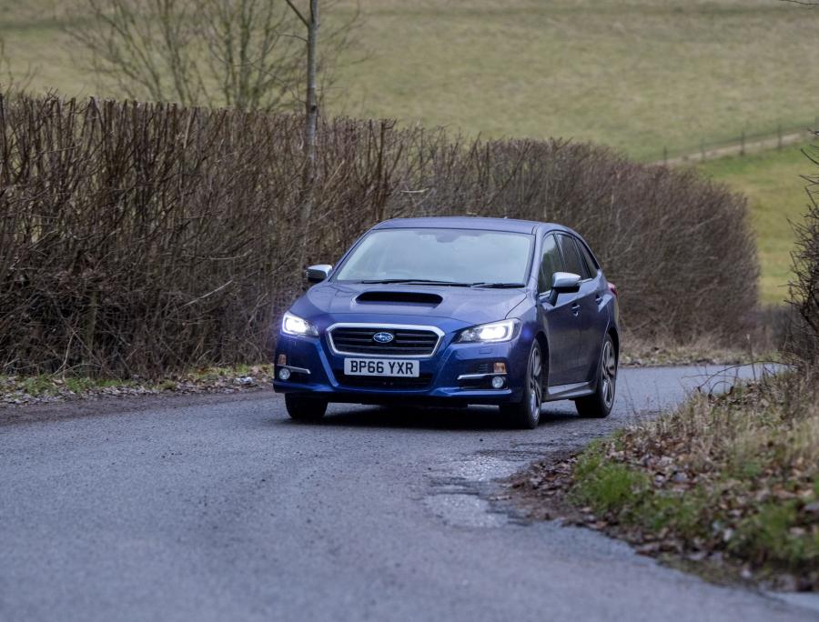  Subaru Levorg GT 2016 года  (UK) (фото 35 из 40)